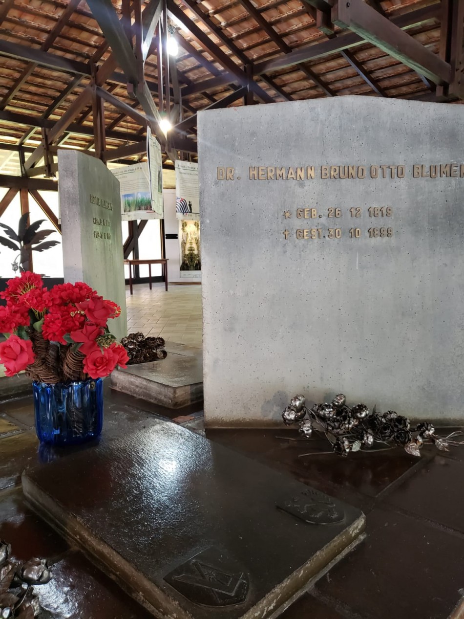 Blumenau lembra 202 anos de Hermann Blumenau