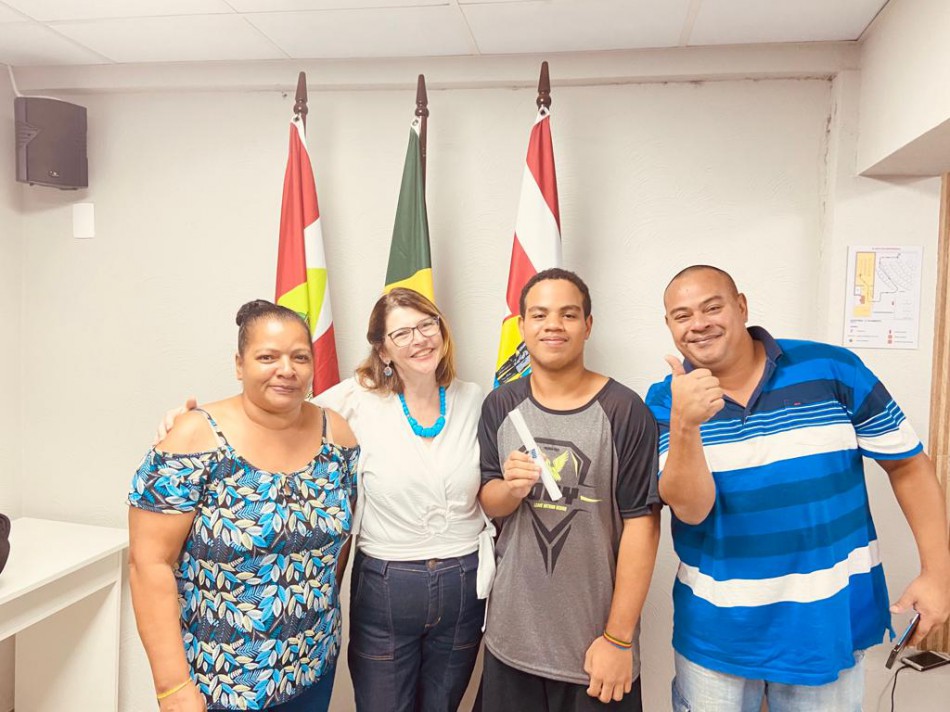 Programa de Iniciação ao Trabalho forma 45 adolescentes