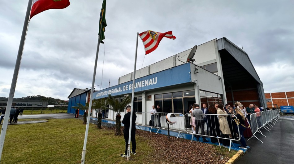Blumenau retoma serviços de voos comerciais no Aeroporto Regional