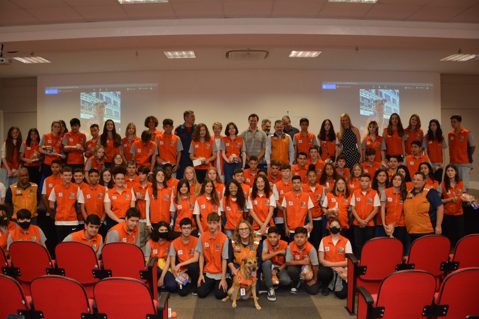 Defesa Civil de Blumenau forma mais uma turma de Agentes Mirins 