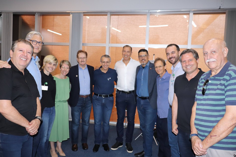 Repasse estadual de R$ 5 milhões ao Hospital Santo Antônio é acompanhado por representantes da Prefeitura de Blumenau