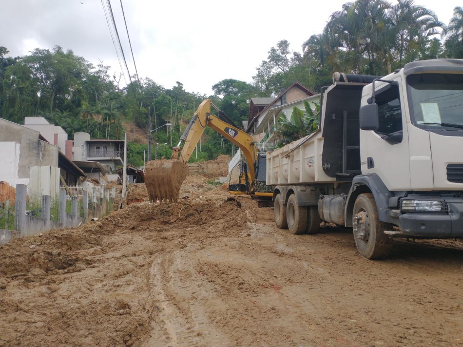 Prefeitura segue monitorando a situação das ruas atingidas no bairro Escola Agrícola