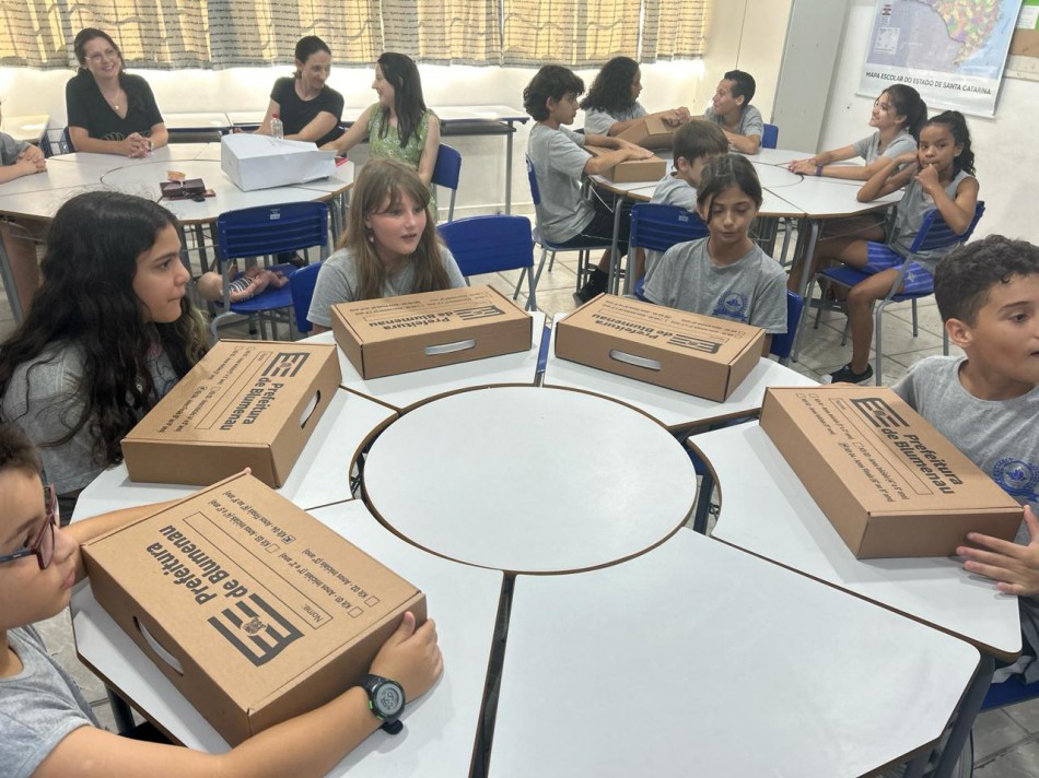 Estudantes da Rede Municipal de Educação retornam às aulas nesta terça-feira