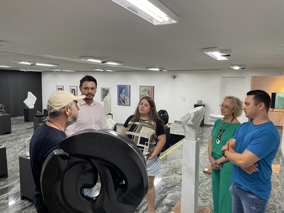 MAB prorroga período de visitas à exposição de Pita Camargo
