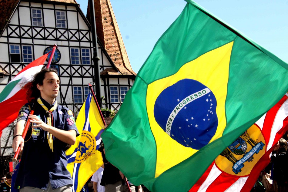 Rua 15 de Novembro é palco de desfile cívico de 7 de Setembro nesta quarta-feira