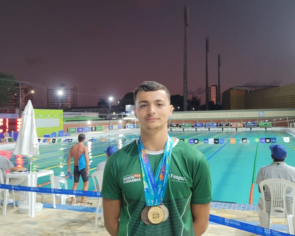 Nadador de Blumenau conquista três medalhas nos Jogos da Juventude Aracaju 2022