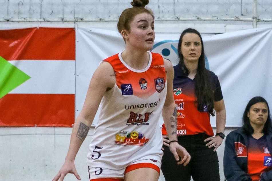 Basquete Feminino Blumenau conquista a segunda vitória seguida pelo Campeonato Estadual