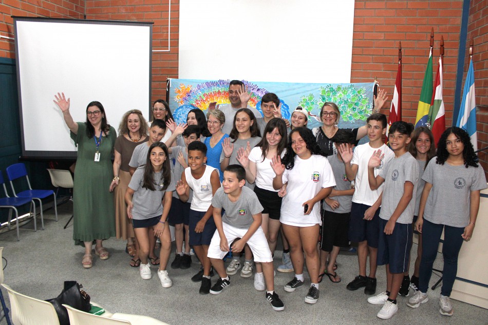 Estudantes recebem premiação de Concurso de Cartão Sustentável