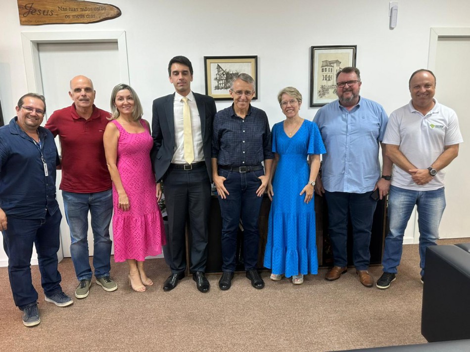Prefeito recebe nova diretoria do Observatório Social de Blumenau