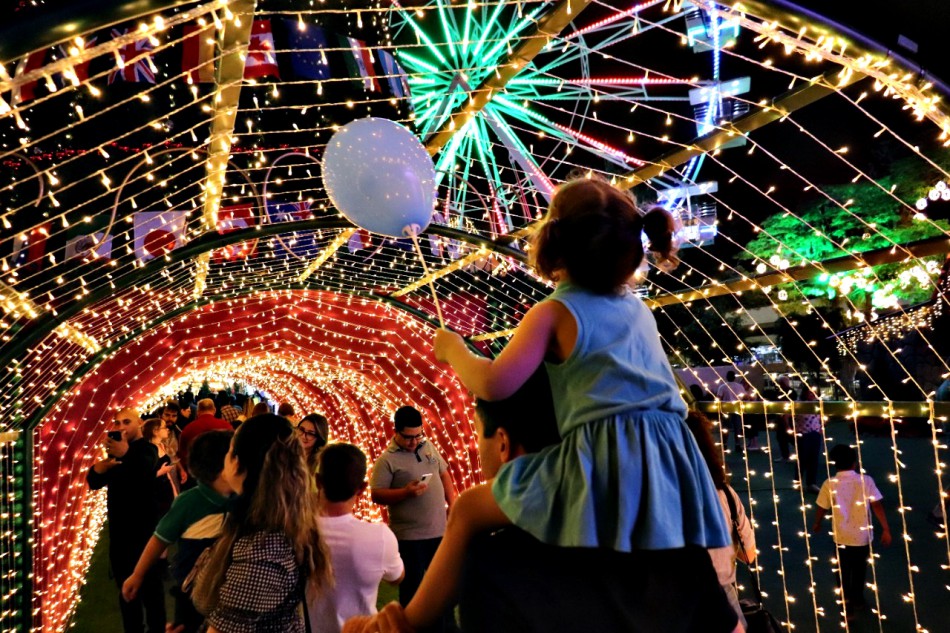 Acendimento das luzes e entrega da chave da cidade para o Papai Noel marcam o início do Natal em Blumenau 