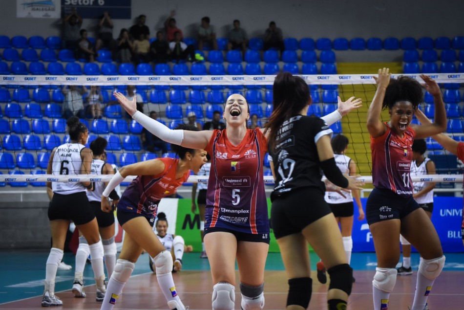 Mirando a liderança da Superliga B, Bluvolei enfrenta o Bradesco no Galegão 
