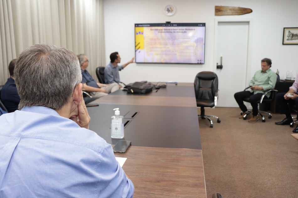 Prefeito de Blumenau se reúne com lideranças dos setores econômicos