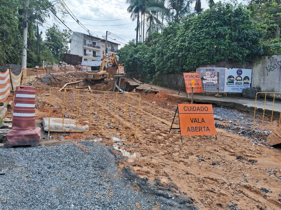 Município reavalia estratégia de atuação em obra de macrodrenagem da Rua Divinópolis