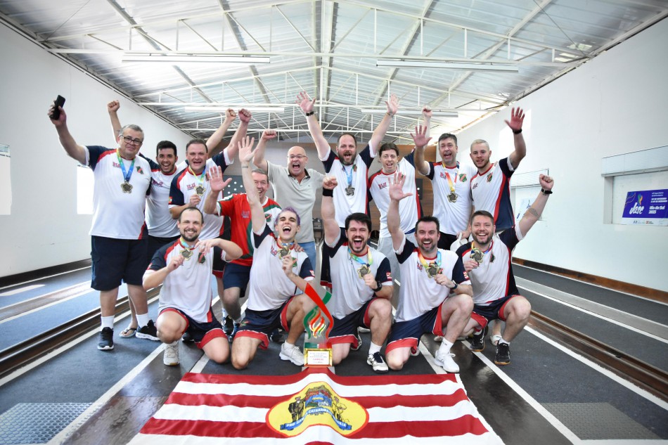 Bolão 16 masculino de Blumenau conquista troféu de campeão do Jogos Abertos