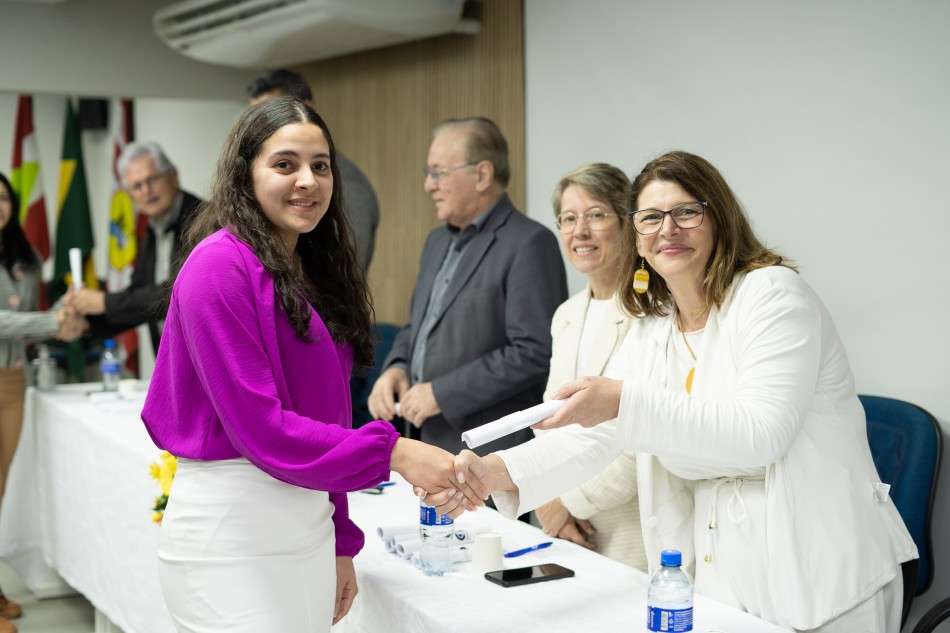 Mais de 40 jovens de Blumenau recebem qualificação para ingressar no mercado de trabalho