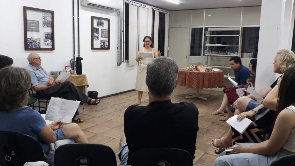 Contos e Encontros fecha o ano com confraternização natalina