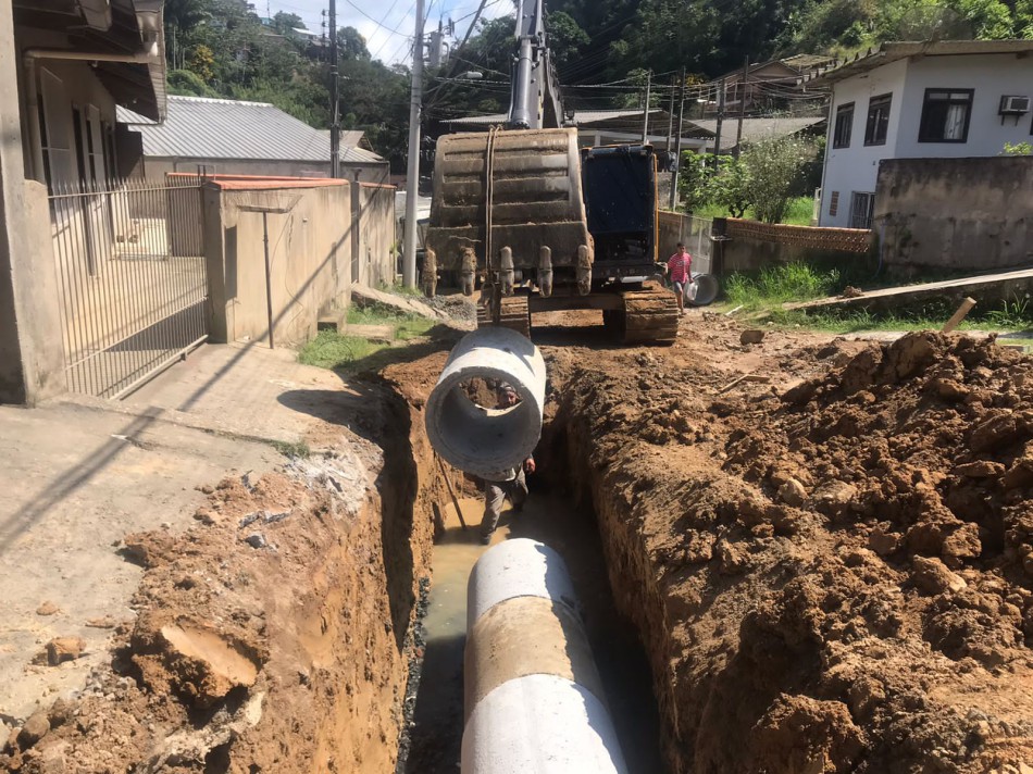 Prefeitura inicia obra em trecho da Rua Araranguá 