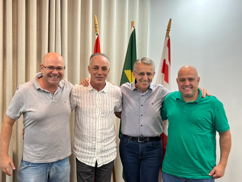 Comitiva de Brusque faz visita técnica à Prefeitura de Blumenau