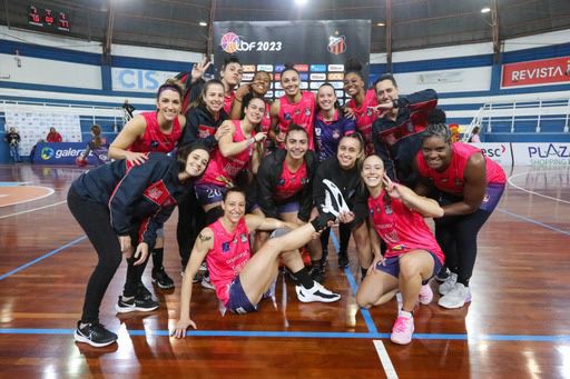 Basquete Feminino Blumenau vence Ituano com cesta nos últimos segundos