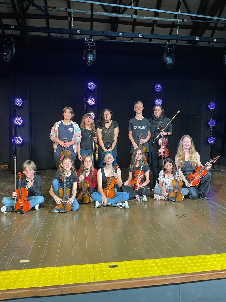 Alunos do Centro Turístico e Cultural da Vila Itoupava participam da Semana das Artes da Pró-Família