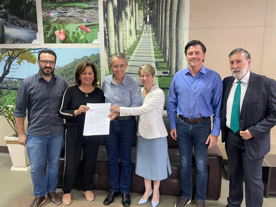 Município cede terreno à ONG Puro Amor 