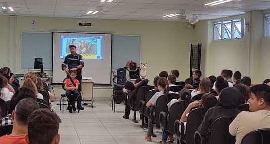 Escola Pública de Trânsito segue com palestras educativas em Blumenau
