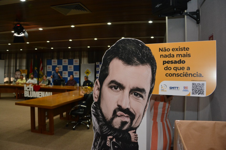 Prefeitura de Blumenau lança campanha alusiva ao Maio Amarelo Blumenau 2023