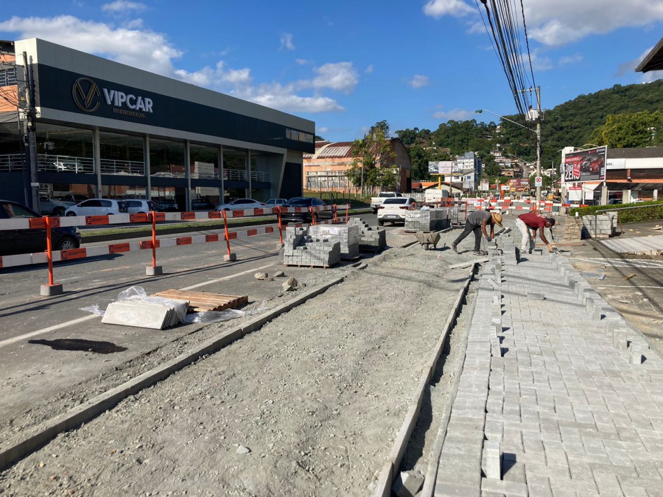 Calçadas em implantação na Rua 2 de Setembro e Missões 