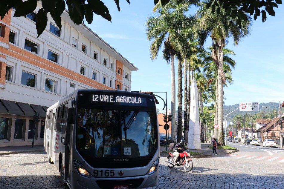 Durante o sábado, transporte coletivo tem alteração na rua das Palmeiras
