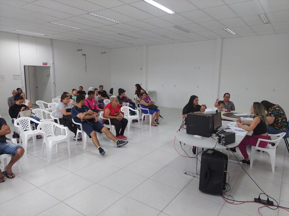Famílias participam de acolhimentos coletivos sobre aluguel social