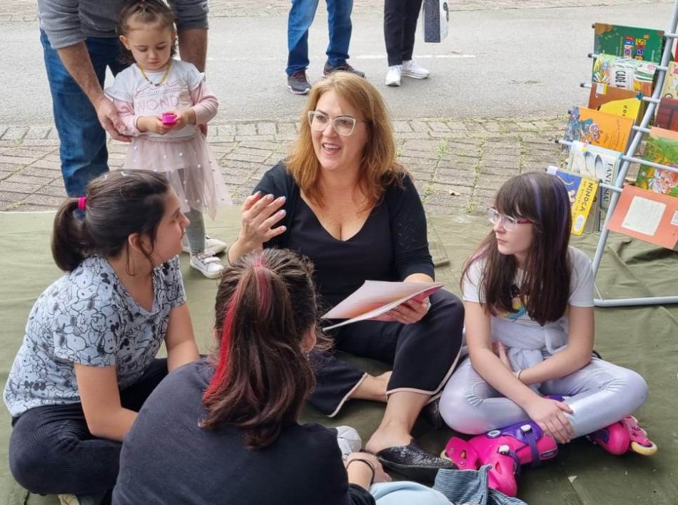 Leitura Sobre Rodas estaciona na Colônia de Férias do Sesc