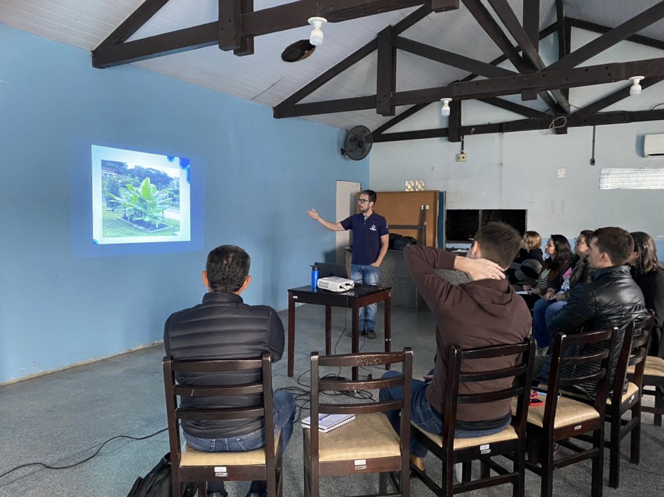 PES realiza capacitação com professores de Ciências da rede pública municipal