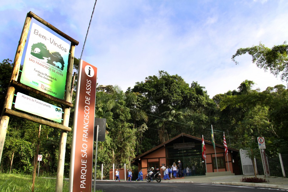Semmas promove caminhada noturna no Parque Natural Municipal São Francisco de Assis