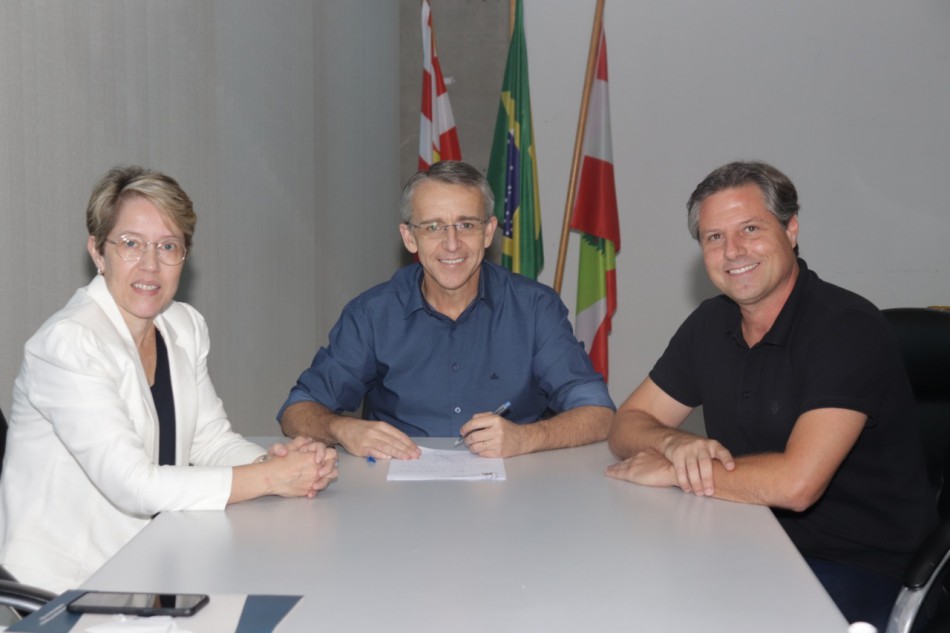 Marcelo Lanzarin assume comando da Secretaria de Promoção da Saúde