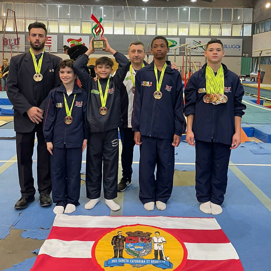 Equipe masculina de Ginástica Artística de Blumenau é campeão na fase estadual da Olesc 2022