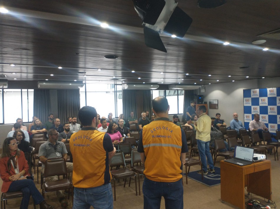 Defesa Civil realiza capacitação entre servidores público