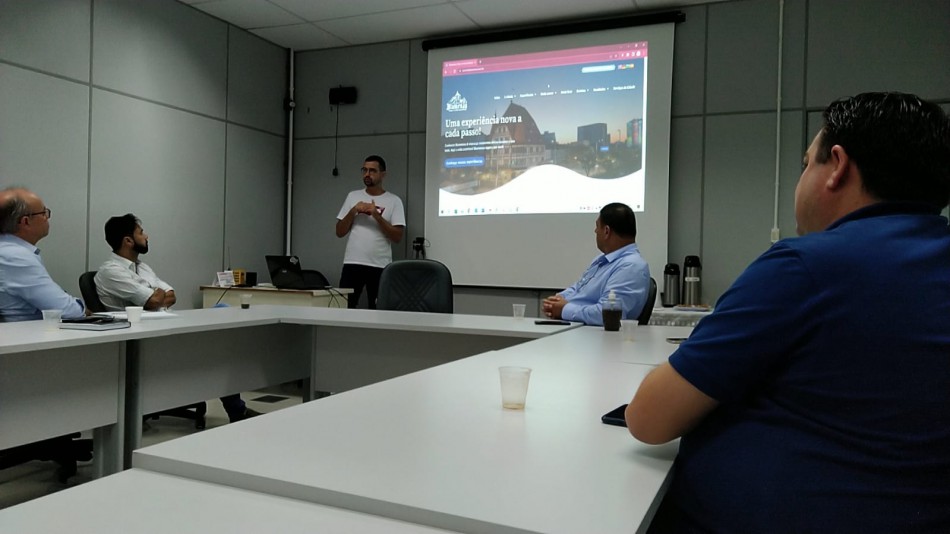 Observatório de Turismo de Blumenau é apresentado ao Fórum Municipal Permanente das Microempresas e Empresas de Pequeno Porte