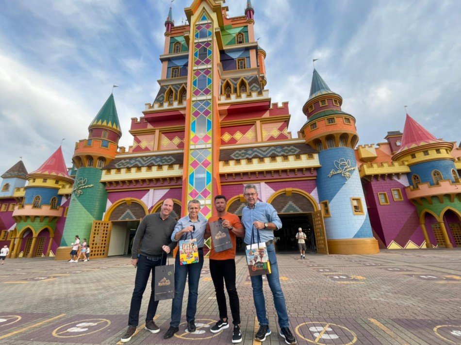 Parque Vila Germânica e Beto Carrero World firmam parceria