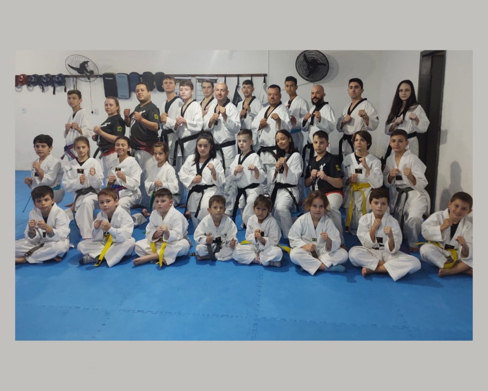 Equipe de Taekwondo de Blumenau conquista 27 medalhas no 23º Mega Open Championship