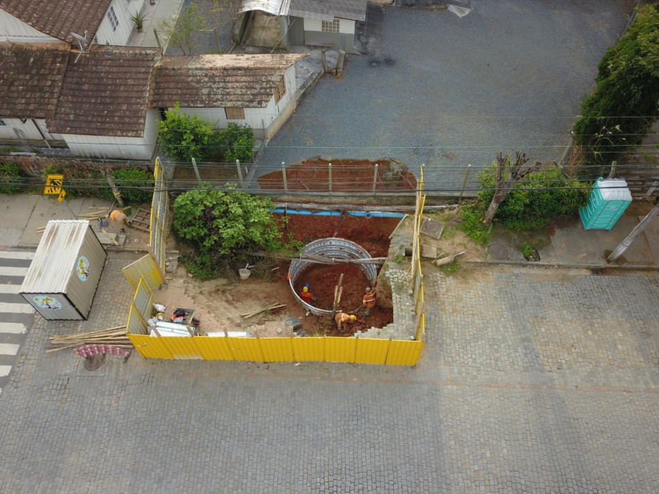 Município inicia obra que solucionará o problema de drenagem da Rua Paulo Kuehnrich