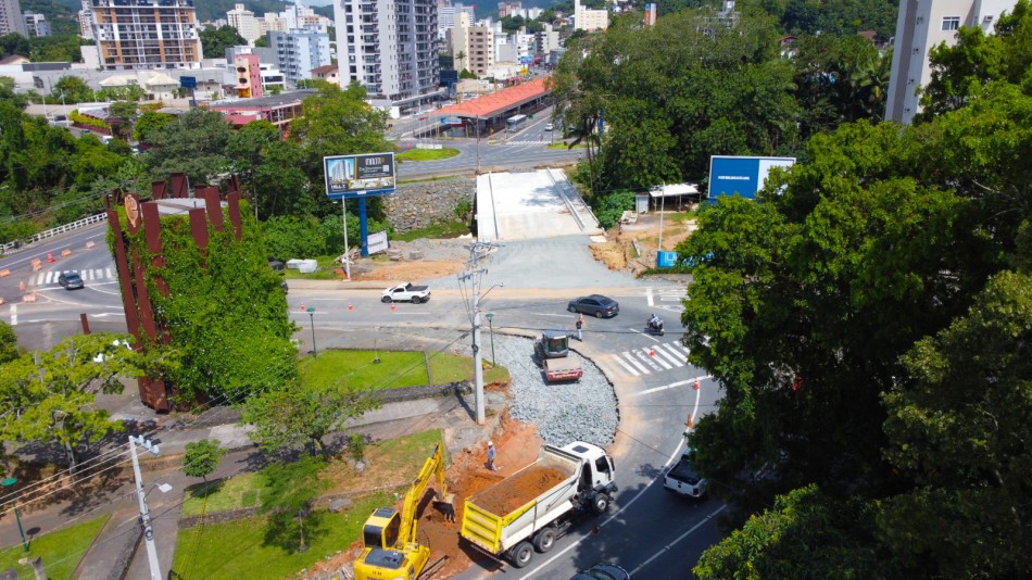 Avançam as obras para a nova Ponte da Rua 7 de Setembro
