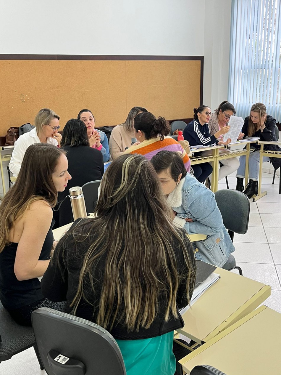 Secretaria de Saúde capacita mais de 160 vacinadores da rede