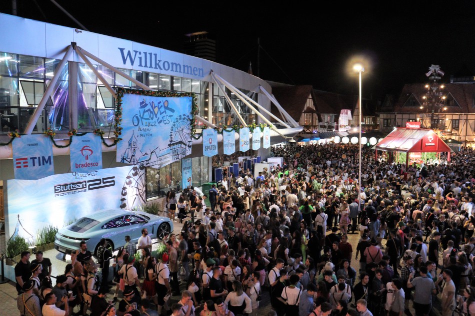 37ª Oktoberfest Blumenau terá noite especial com encontro de gincaneiros e grupos do Stammtisch