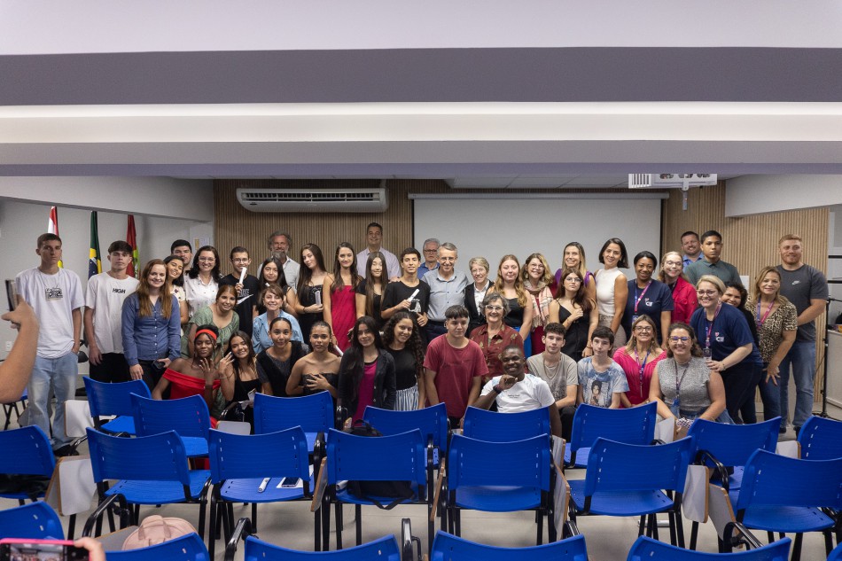 Programa de Iniciação ao Trabalho forma 41 adolescentes