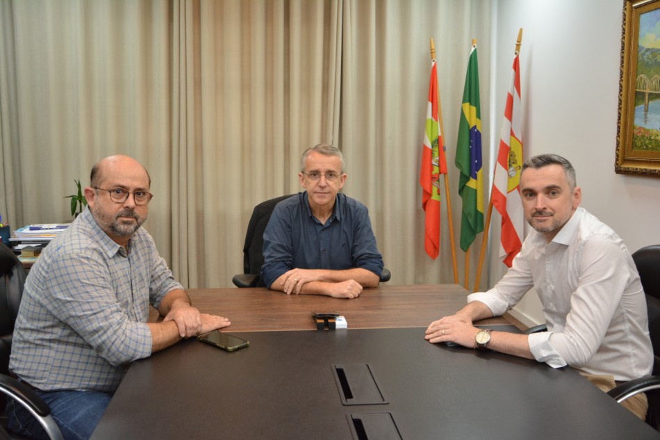 Prefeito Mário Hildebrandt forma Comissão Técnica no Samae para realizar levantamento das condições dos reservatórios de água