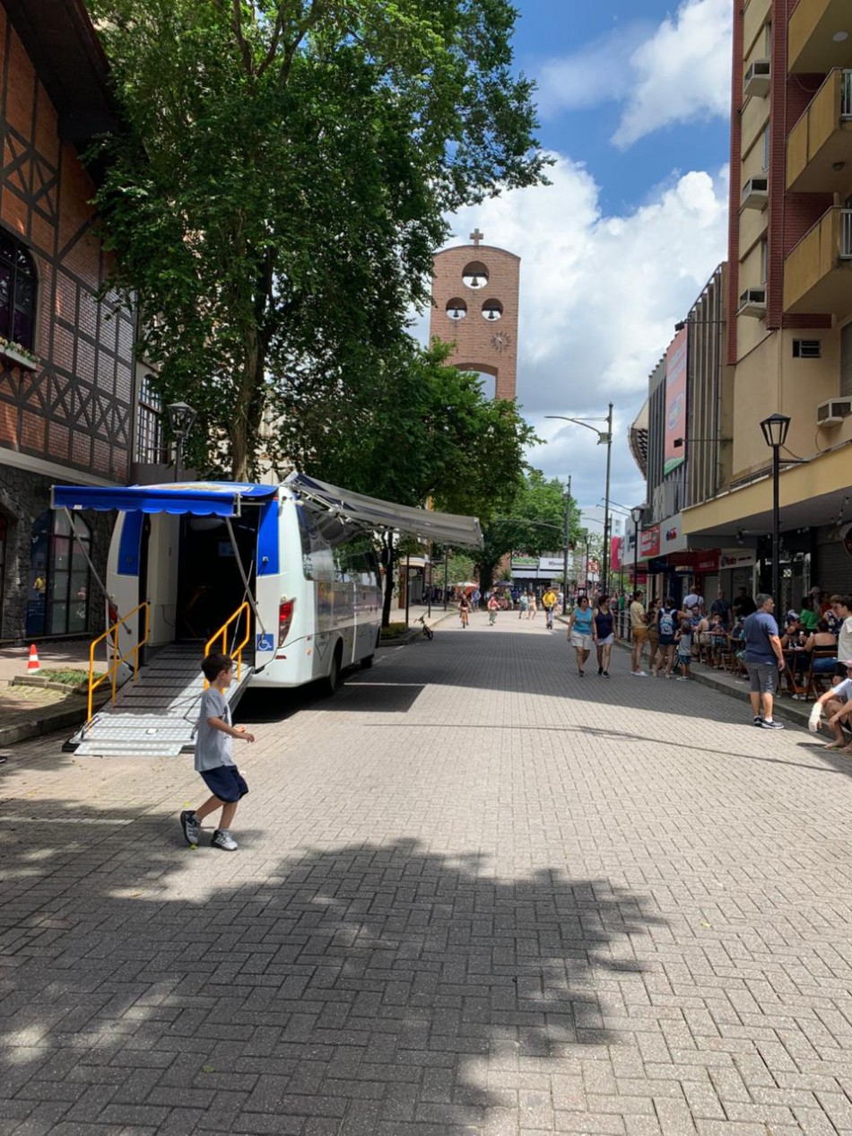 Prefeitura inicia campanha educativa sobre o uso de patinetes elétricos, ciclomotores e veículos autopropelidos