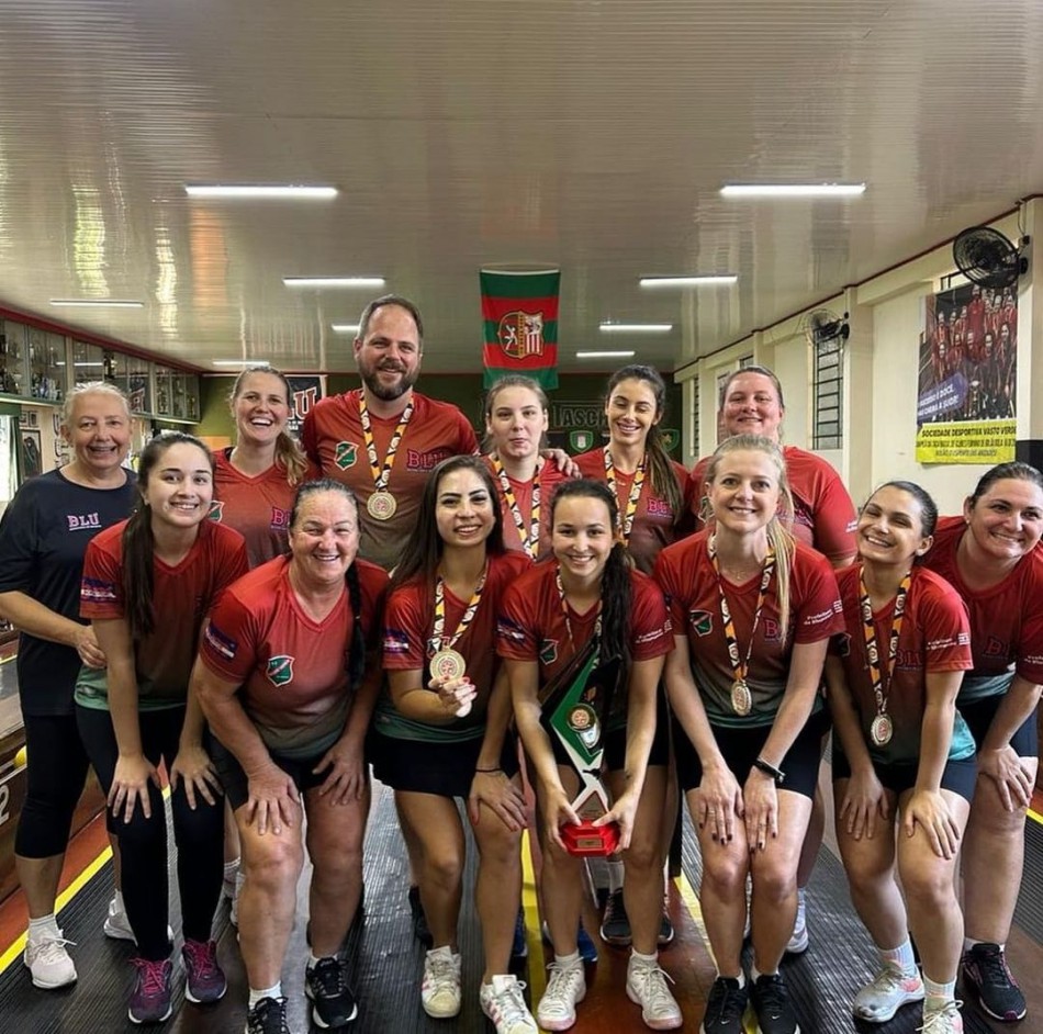 Equipe blumenauense é campeã estadual de Bolão 16 Feminino