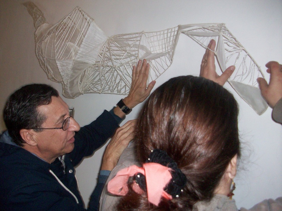 Membros da Acevali visitam exposições do MAB
