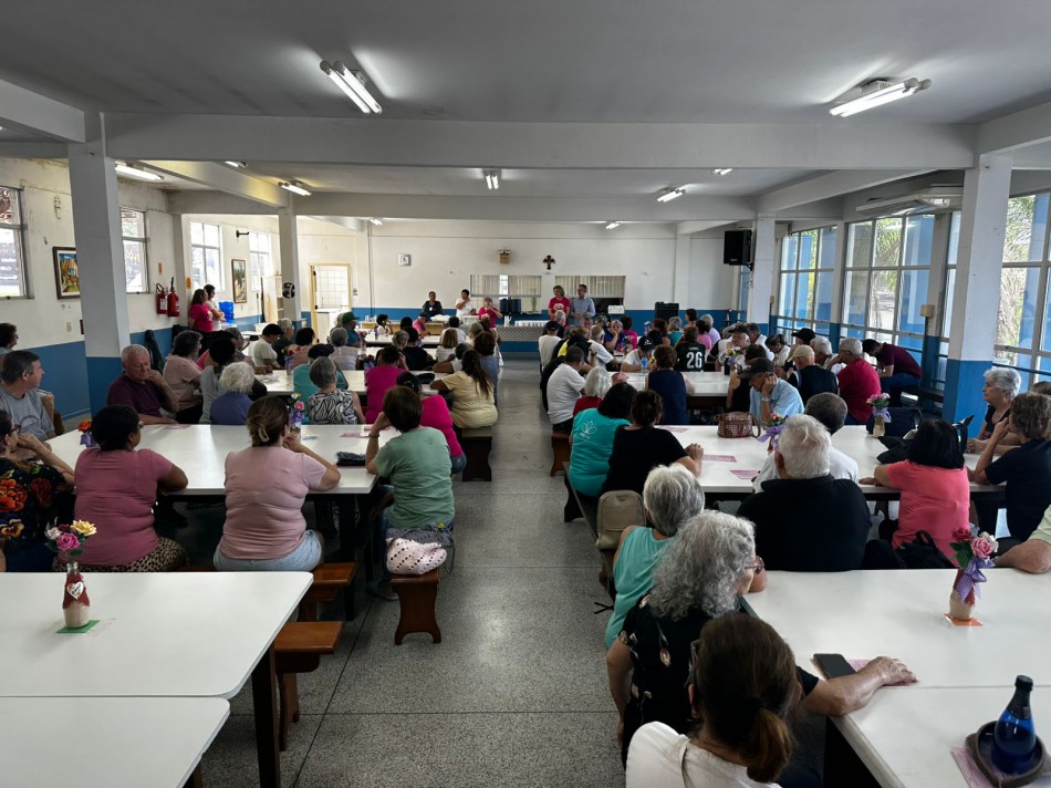 Outubro Rosa: Pró-família recebe palestra sobre prevenção ao câncer de mama
