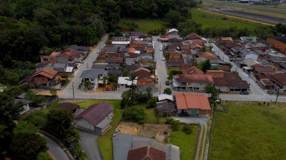 Prefeitura promove ação social com entrega de pavimentação na Vila União